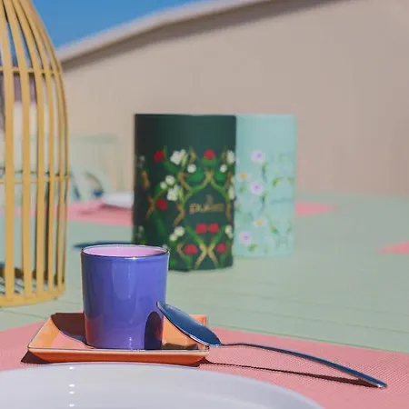 Very Apartment-roof *