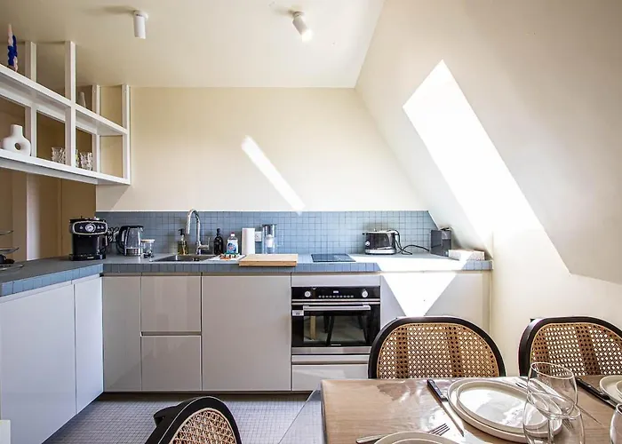 Very Apartment-roof Apartment